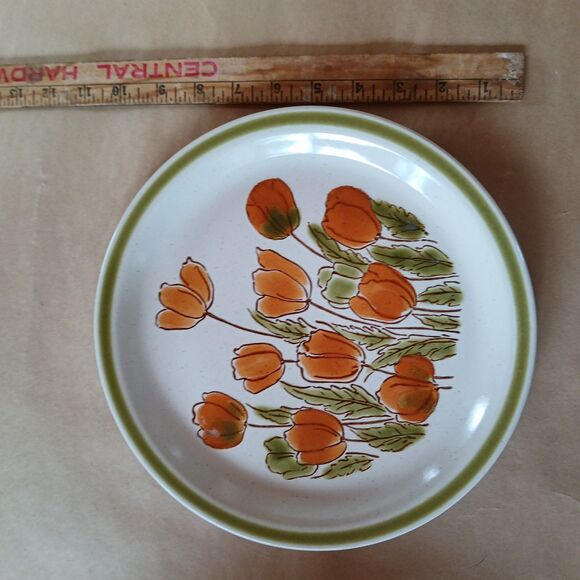 Spring Collection Stoneware 'Meadowbrook' Japan 11" Dinner Plate, Orange Tulips - Picture 4 of 5